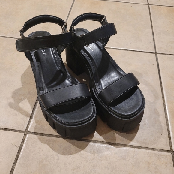 Black Platform Sandals - Picture 3 of 3